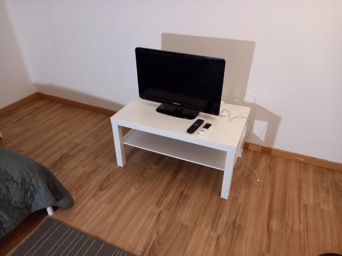 3 Hebergements - Au 1Er Etage 1 Appartement 2 Pieces Et Au 2Eme Etage Un Logement De 2 Chambres Louees Separement Avec Coin Cuisine Et Toilettes A Partager- Dans Pavillon Au Pied Du Rer B A 5 Minutes De Paris Et 30 Mn Stade De France Cachan Ngoại thất bức ảnh