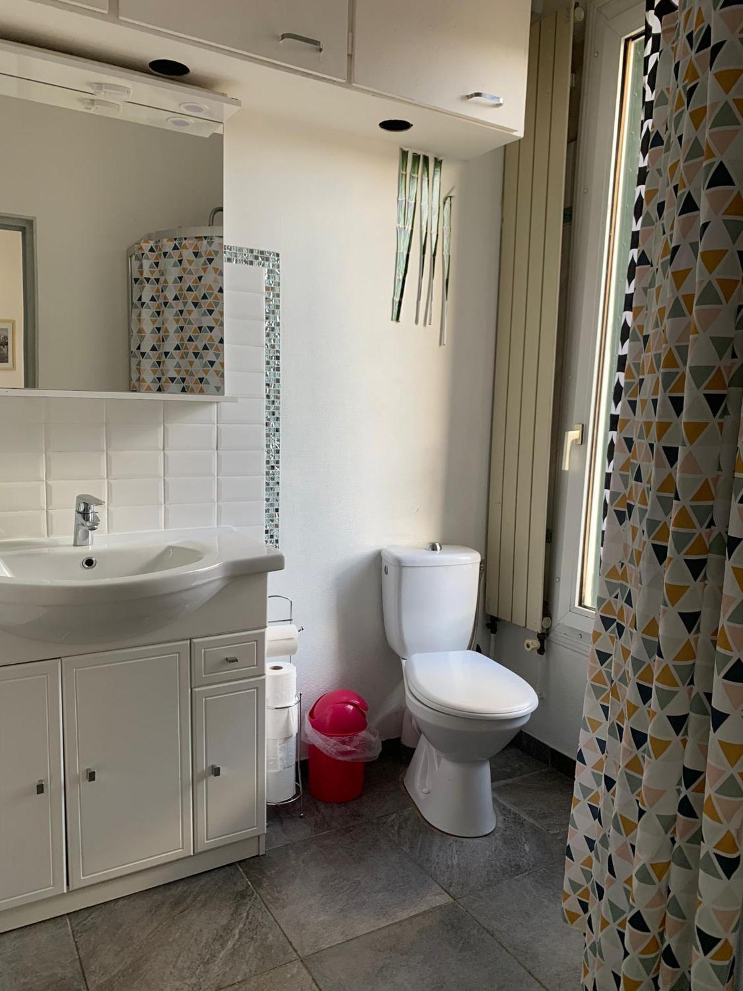3 Hebergements - Au 1Er Etage 1 Appartement 2 Pieces Et Au 2Eme Etage Un Logement De 2 Chambres Louees Separement Avec Coin Cuisine Et Toilettes A Partager- Dans Pavillon Au Pied Du Rer B A 5 Minutes De Paris Et 30 Mn Stade De France Cachan Ngoại thất bức ảnh