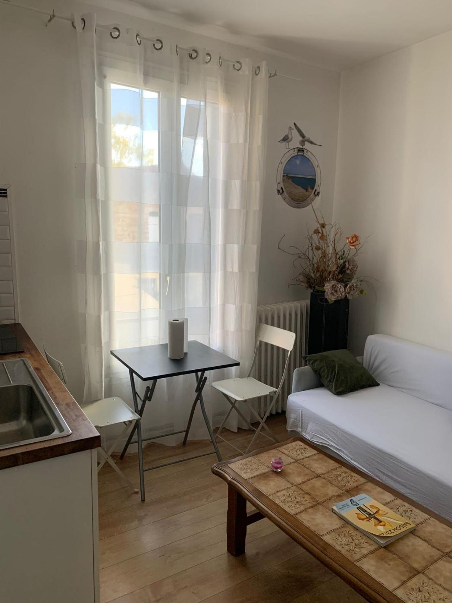 3 Hebergements - Au 1Er Etage 1 Appartement 2 Pieces Et Au 2Eme Etage Un Logement De 2 Chambres Louees Separement Avec Coin Cuisine Et Toilettes A Partager- Dans Pavillon Au Pied Du Rer B A 5 Minutes De Paris Et 30 Mn Stade De France Cachan Ngoại thất bức ảnh